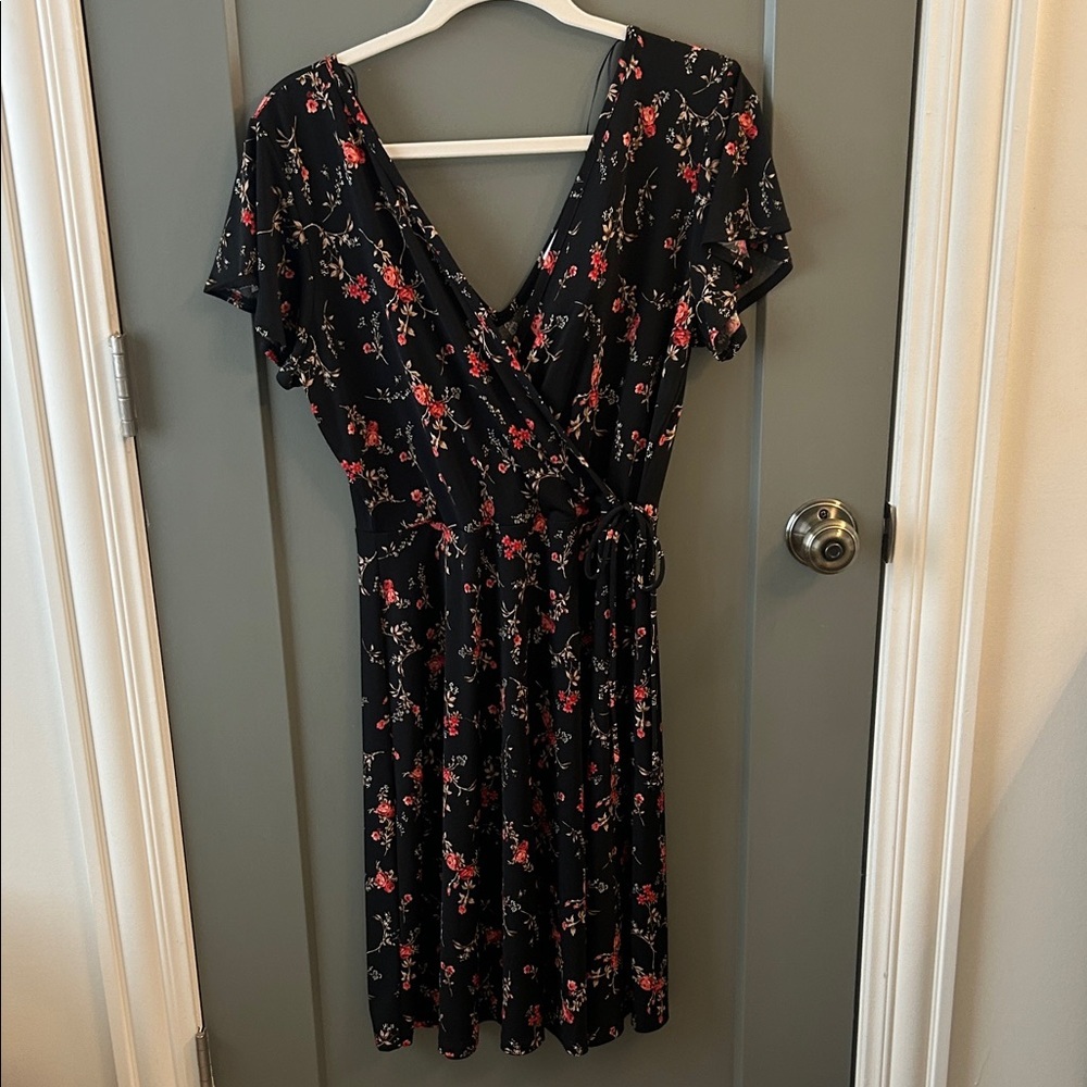 Kaileigh Black and Red Floral Midi Dress Stitch Fix Size Large New!